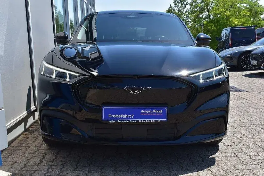 Gebraucht Ford Mustang Mach-E Basis 197 kW (269 PS) 2022 Iridiumschwarz metallic SUV