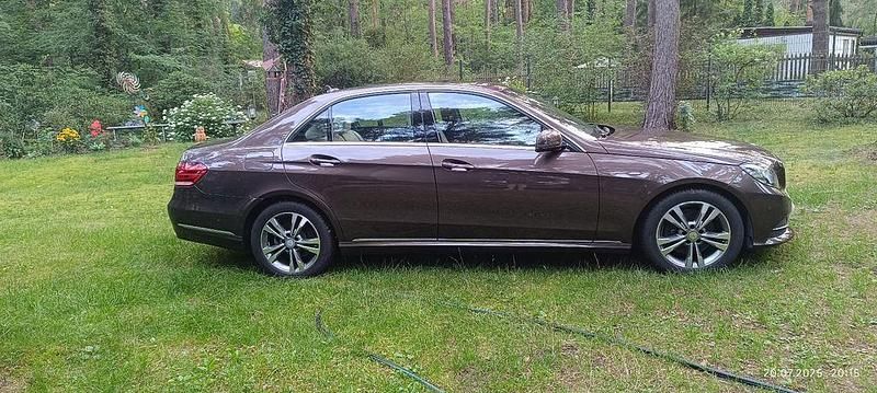 Braun Gebraucht 2015 Mercedes E250 Avantgarde Kombi | 24.990 € (Fairer Preis) - Bild 1/4
