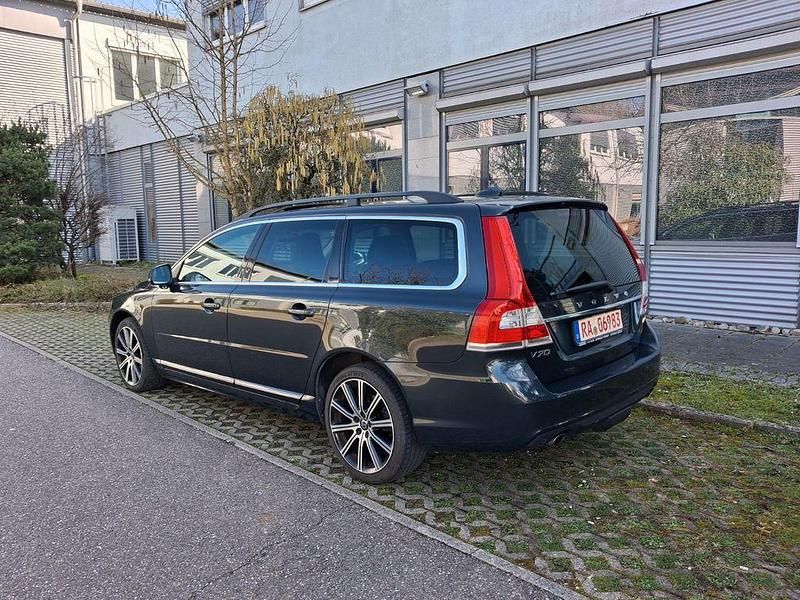 Gebraucht Volvo V70 Momentum 181 PS (133 kW) 2014 Grau Kombi