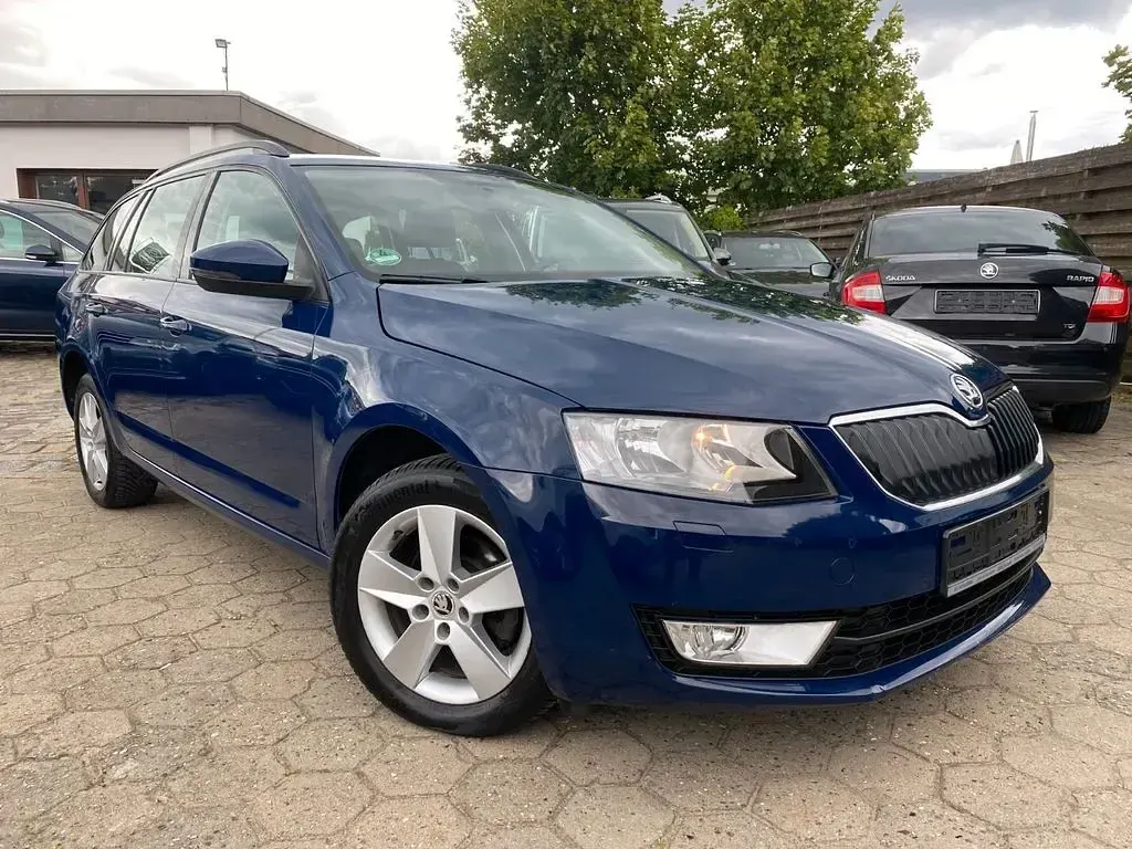 Gebraucht Skoda Octavia Ambition 105 PS (77 kW) 2014 Blau Kombi