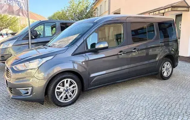 Gebraucht Ford Grand Tourneo Connect Titanium 120 PS (88 kW) 2018 Grau Van / Kleinbus
