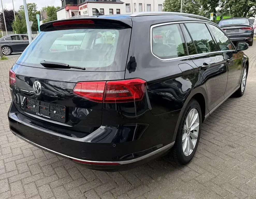 Gebraucht VW Passat Highline 150 PS (110 kW) 2017 Schwarz Kombi