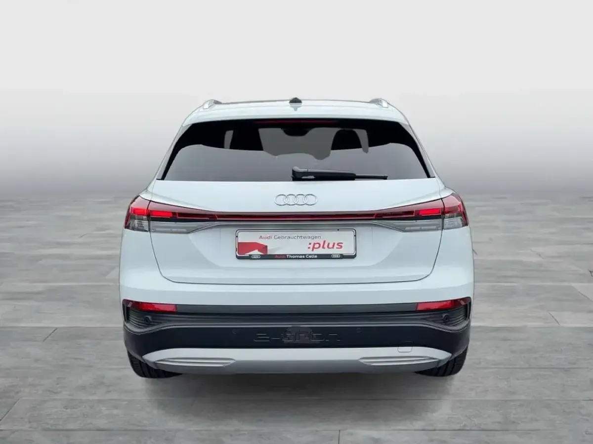 Gebraucht Audi Q4 e-tron Ambiente 210 kW (286 PS) 2025 Gletscherweiß metallic SUV