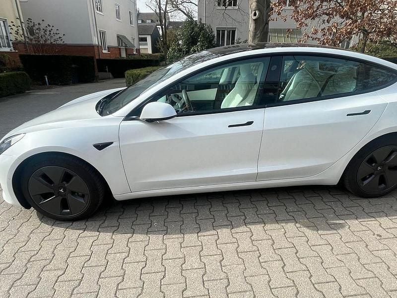 Gebraucht Tesla Model 3 Standard Range Plus 239 kW (325 PS) 2021 Weiß Limousine