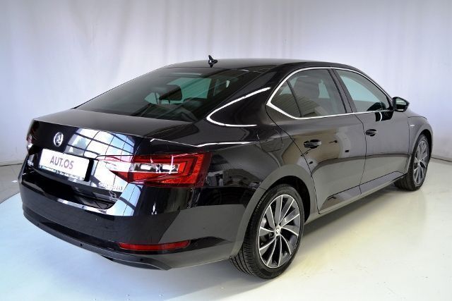 Gebraucht Skoda Superb LAURIN & KLEMENT 190 PS (139 kW) 2015 Schwarz metallic Limousine