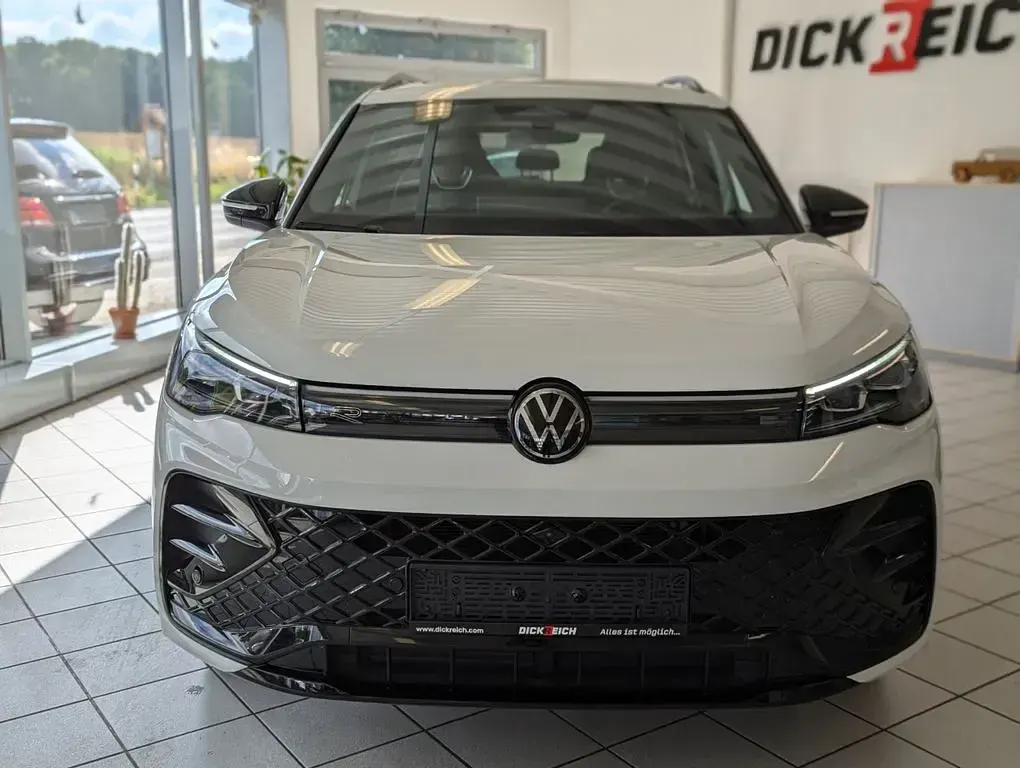 Gebraucht VW Tiguan R-line 193 PS (141 kW) 2025 Weiß SUV