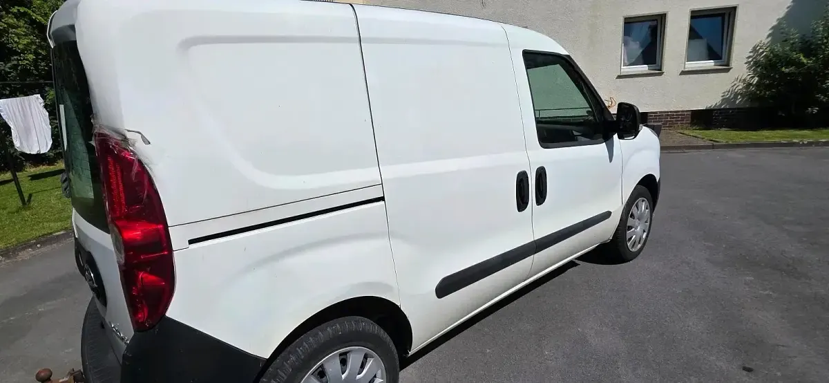 Gebraucht Opel Combo 95 PS (69 kW) 2016 Weiß Van / Kleinbus