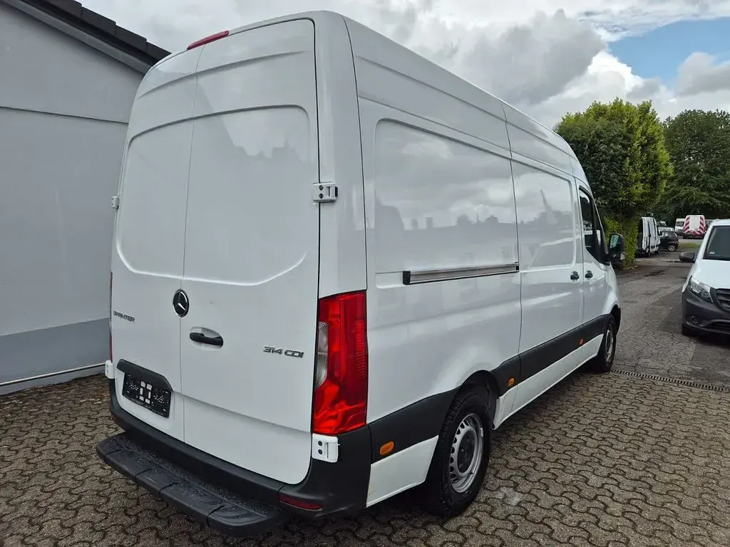 Używany Mercedes Sprinter 143 KM (105 kW) 2020 Biały Van