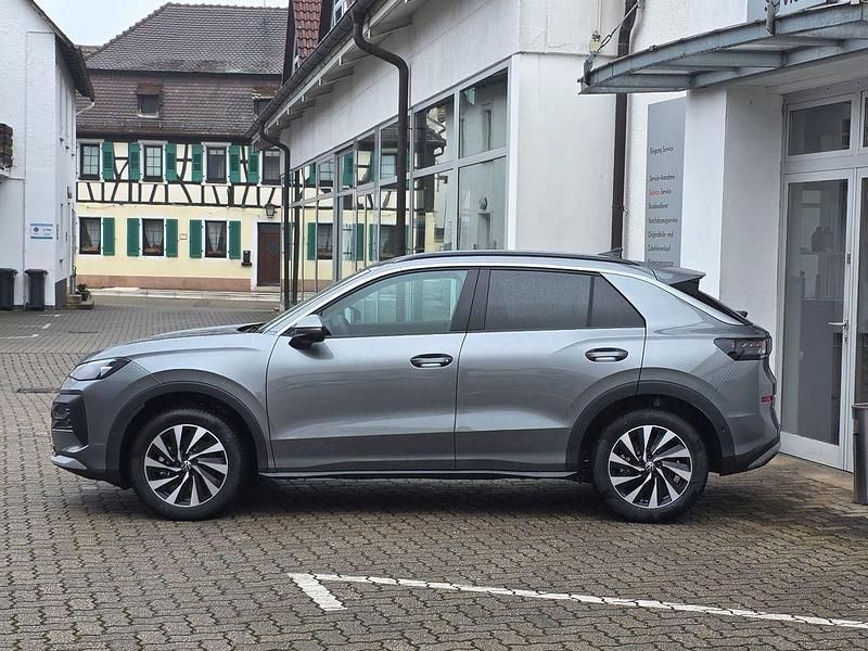 Neu VW T-Roc Life 150 PS (110 kW) 2025 Wolf grey SUV