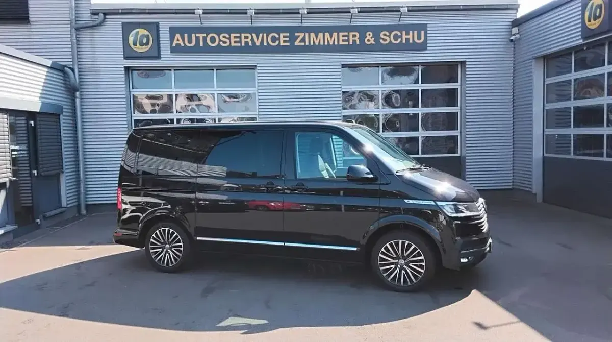 Gebraucht VW Multivan Highline 204 PS (150 kW) 2022 Schwarz Van / Kleinbus