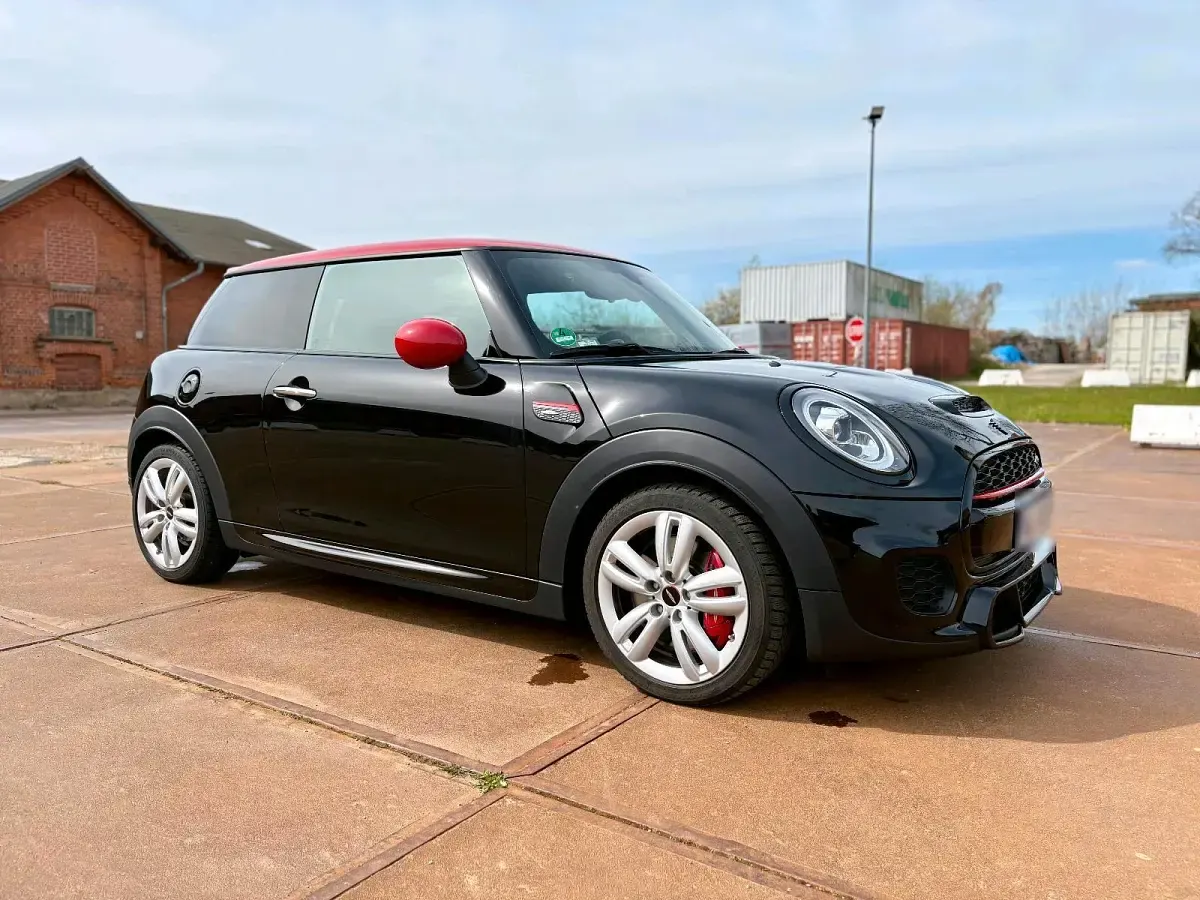 Gebraucht Mini John Cooper Works 231 PS (169 kW) 2018 Schwarz Kleinwagen