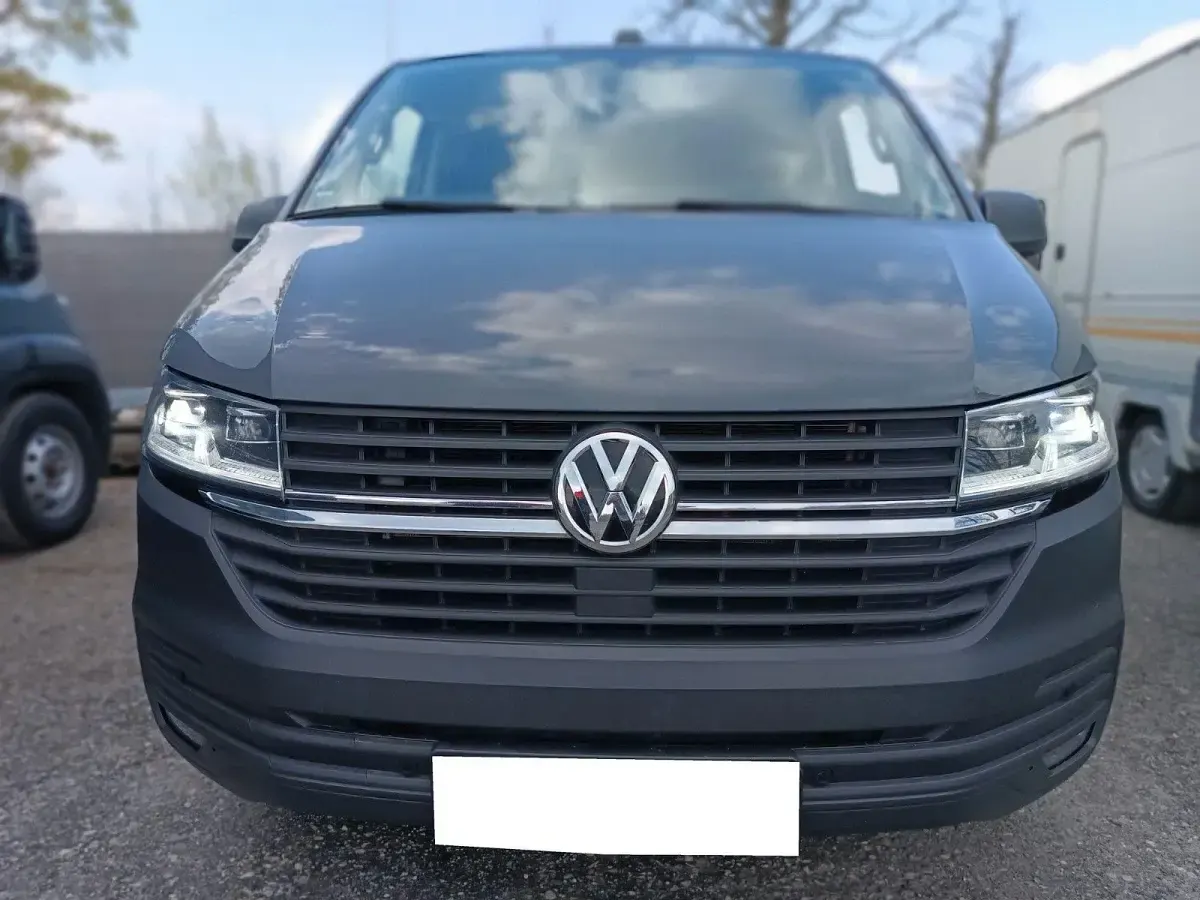 Używany VW Transporter 150 KM (110 kW) 2023 Szary Van