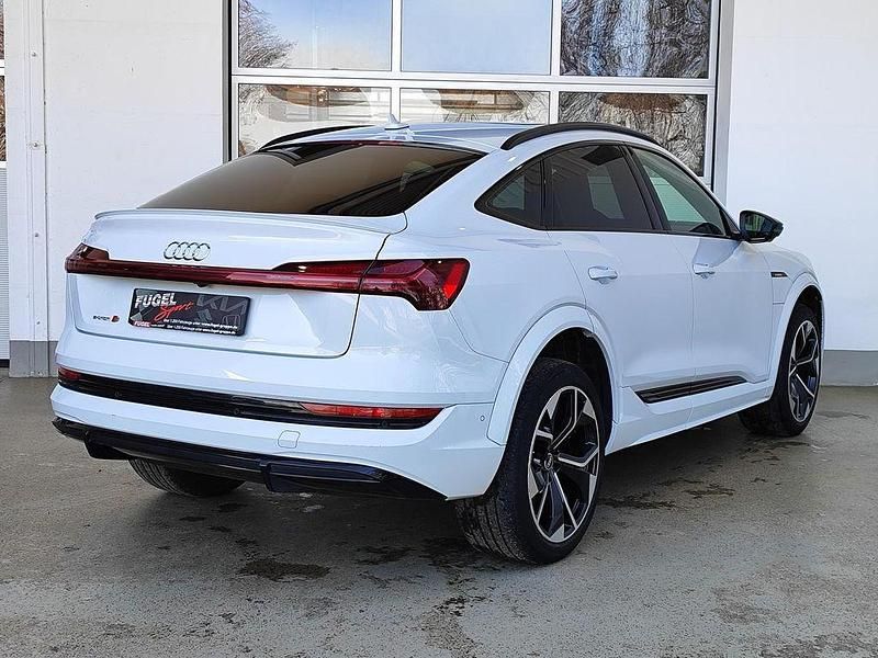 Gebraucht Audi e-tron Sportback Ambiente 369 kW (503 PS) 2021 Gletscherweiß metallic SUV