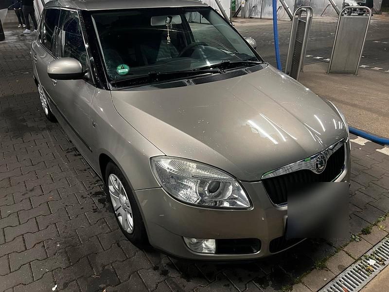 Gold Gebraucht 2009 Skoda Fabia Limousine | 1.350 € (Fairer Preis) - Bild 1/4