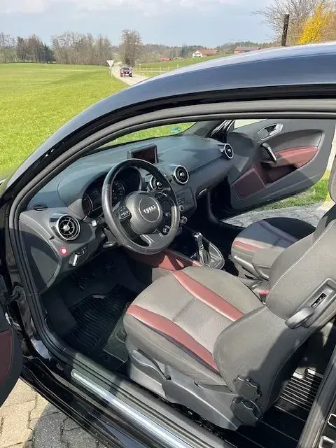 Gebraucht Audi A1 Attraction 86 PS (63 kW) 2012 Schwarz Kleinwagen