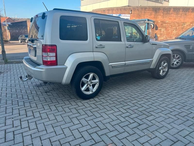 Gebraucht Jeep Cherokee 177 PS (130 kW) 2009 Grau SUV