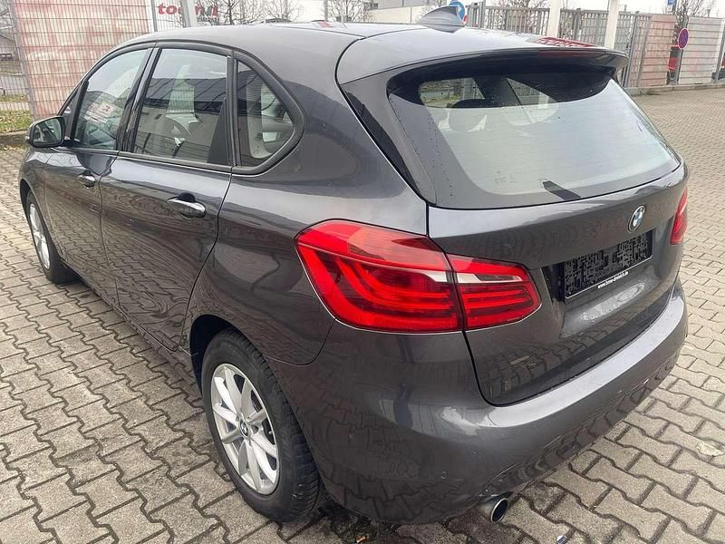 Gebraucht BMW 218 136 PS (100 kW) 2016 Mineralgrau metallic Van / Kleinbus