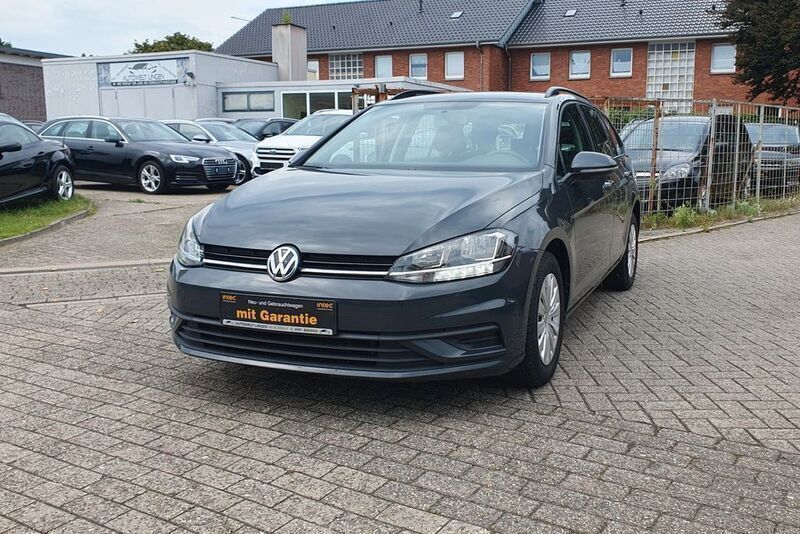 Grau Gebraucht 2019 VW Golf VII Trendline Kombi | 11.295 € (Fairer Preis) - Bild 1/4