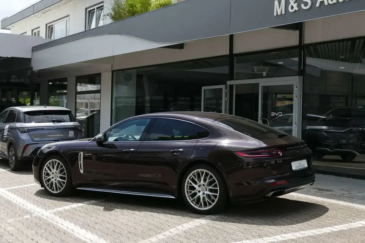 Gebraucht Porsche Panamera 4 Chrono 330 PS (242 kW) 2017 Mahagonimetallic Kleinwagen