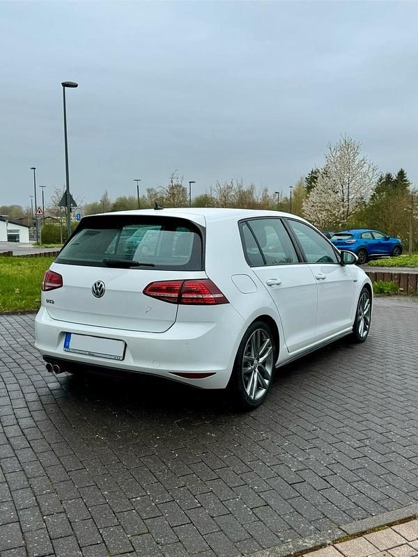 Gebraucht VW Golf VII GTD 184 PS (135 kW) 2016 Weiß Limousine