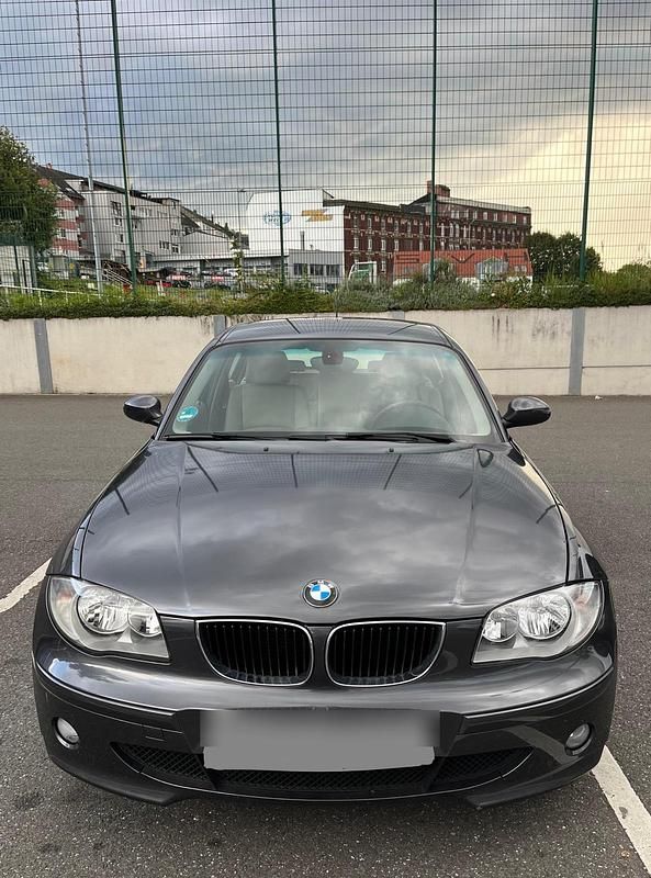 Beige Gebraucht 2006 BMW 120 Kleinwagen | 6.700 € (Fairer Preis) - Bild 1/4