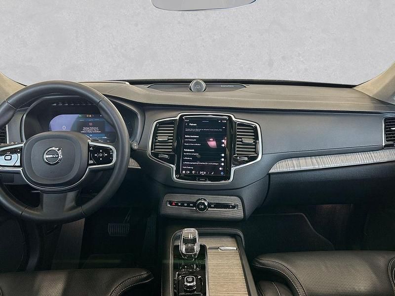 Gebraucht Volvo XC90 Ultimate 235 PS (172 kW) 2022 Onyx black / metallic SUV