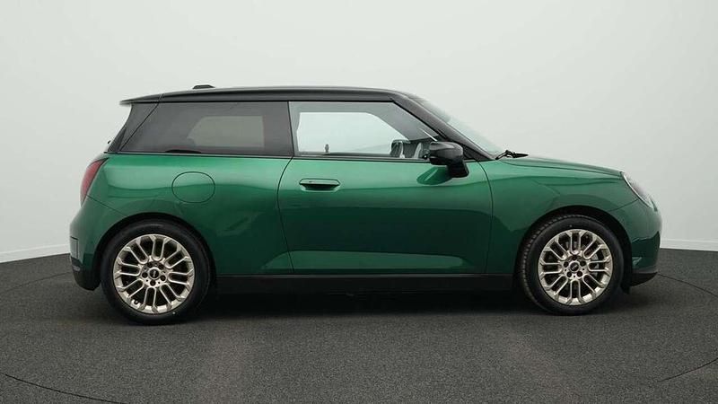 Gebraucht Mini Cooper Favoured 135 kW (184 PS) 2024 Grün Kleinwagen