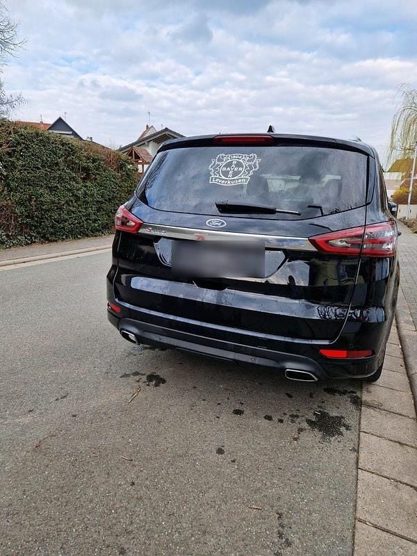 Gebraucht Ford S-MAX Titanium 190 PS (139 kW) 2020 Schwarz Van / Kleinbus