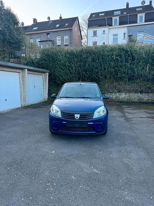 Second-hand Dacia Sandero 80 CP (58 kW) 2009 Albastru Hatchback