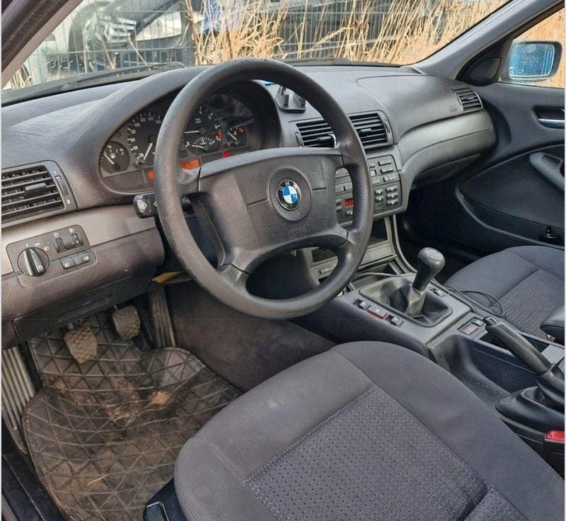 Gebraucht BMW 316 116 PS (85 kW) 2004 Schwarz Limousine