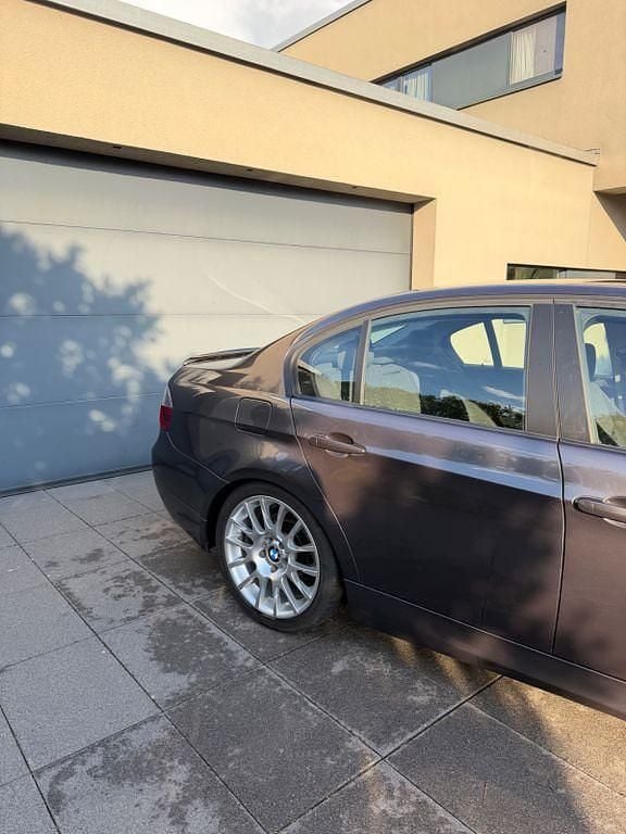 Gebraucht BMW 318 Performance 143 PS (105 kW) 2007 Grau Limousine