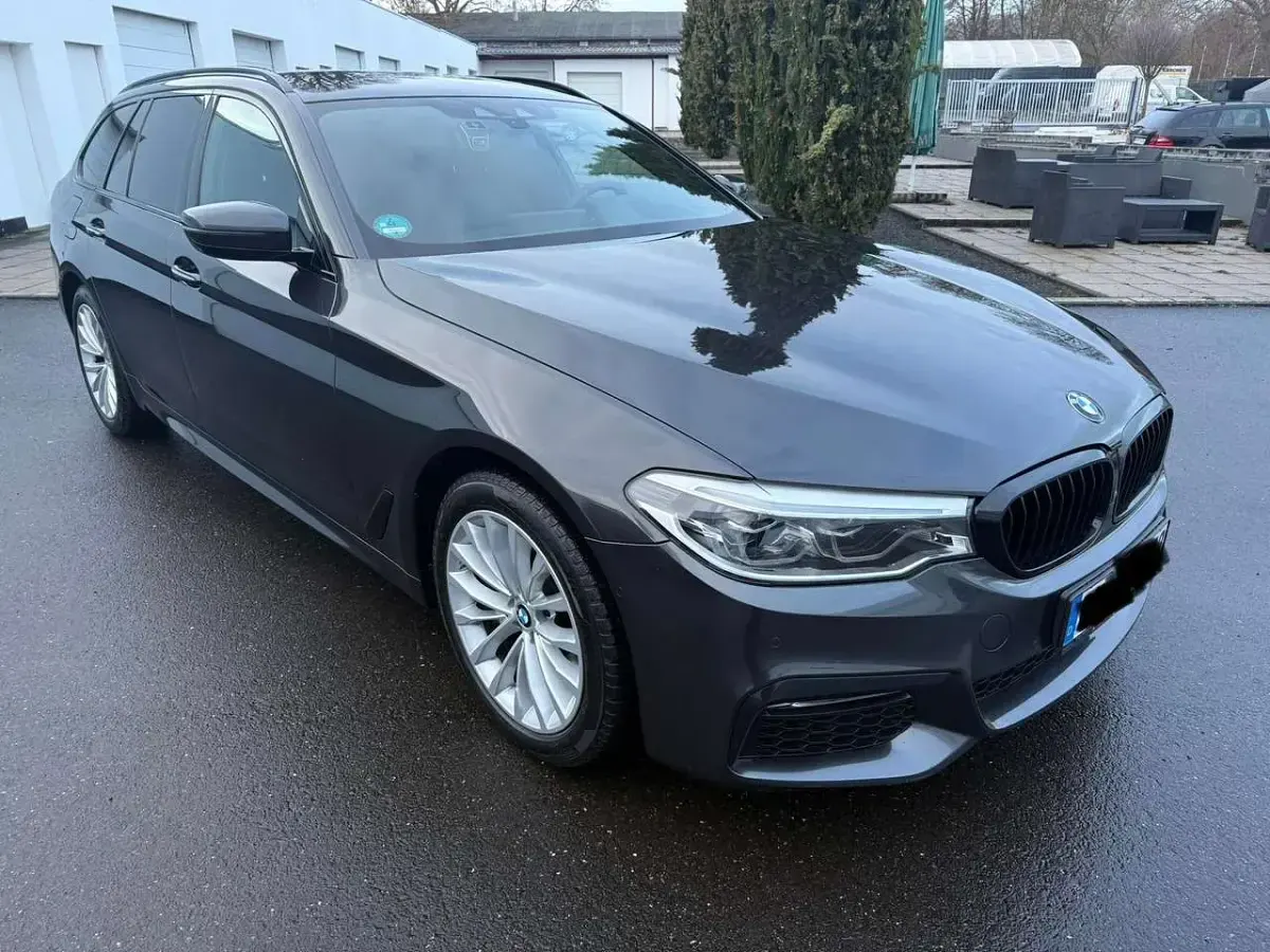 Gebraucht BMW 540 Sport Line 320 PS (235 kW) 2017 Grau Kombi