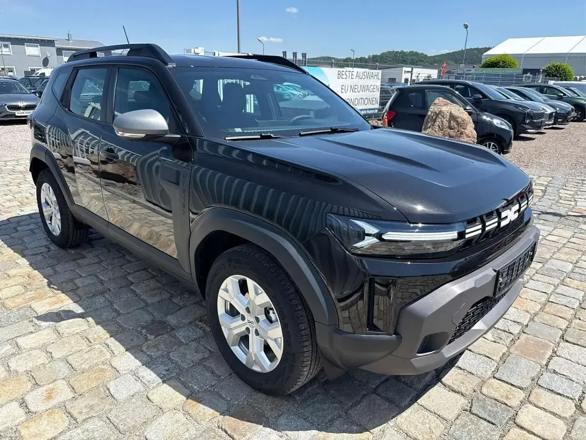 Neu Dacia Duster Expression 140 PS (102 kW) 2026 Nacréschwarz metallic SUV