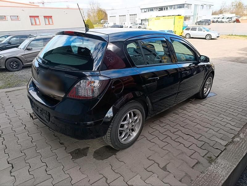 Gebraucht Opel Astra 125 PS (91 kW) 2005 Schwarz Kleinwagen