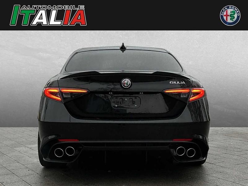 Gebraucht Alfa Romeo Giulia Quadrifoglio 519 PS (381 kW) 2024 Schwarz (nero alfa) Limousine
