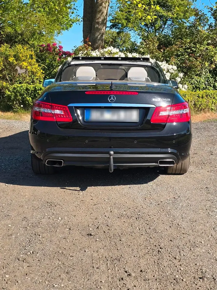 Gebraucht Mercedes E220 AMG 170 PS (125 kW) 2011 Schwarz Cabrio