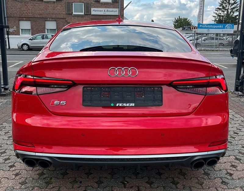 Używany Audi S5 Ambiente 354 KM (260 kW) 2017 Czerwony Coupe