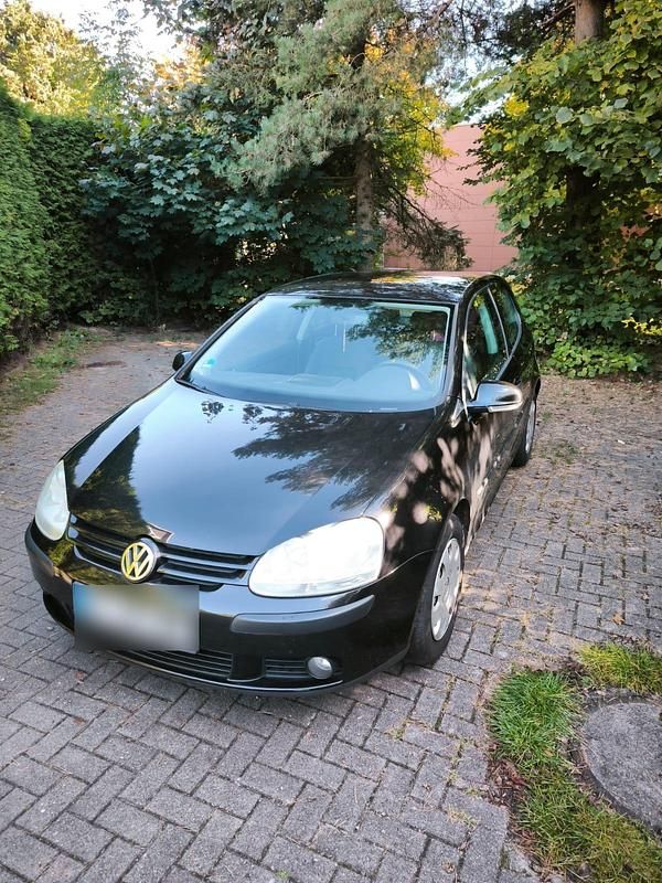 Schwarz Gebraucht 2004 VW Golf V Kleinwagen | 1.800 € (Fairer Preis) - Bild 1/4