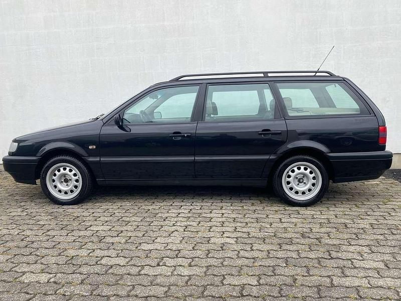 Gebraucht VW Passat 116 PS (85 kW) 1995 Schwarz Kombi
