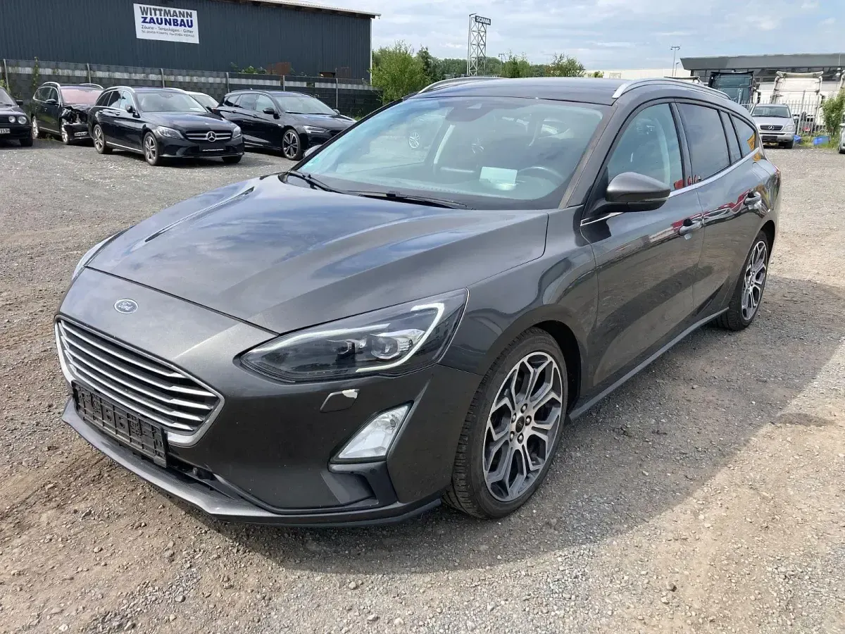 Gebraucht Ford Focus Titanium 150 PS (110 kW) 2018 Grau Kombi