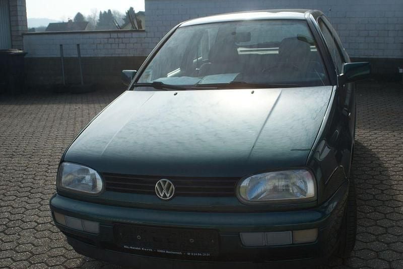 Gebraucht VW Golf III 75 PS (55 kW) 1997 Grün Limousine