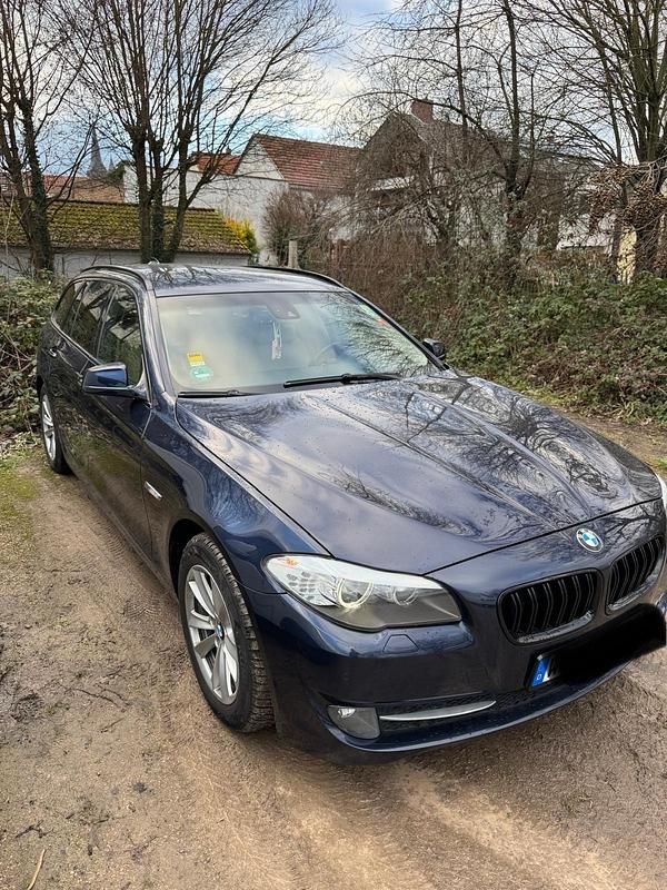 Blau Gebraucht 2010 BMW 530 Kombi | 5.900 € (Superpreis) - Bild 1/3