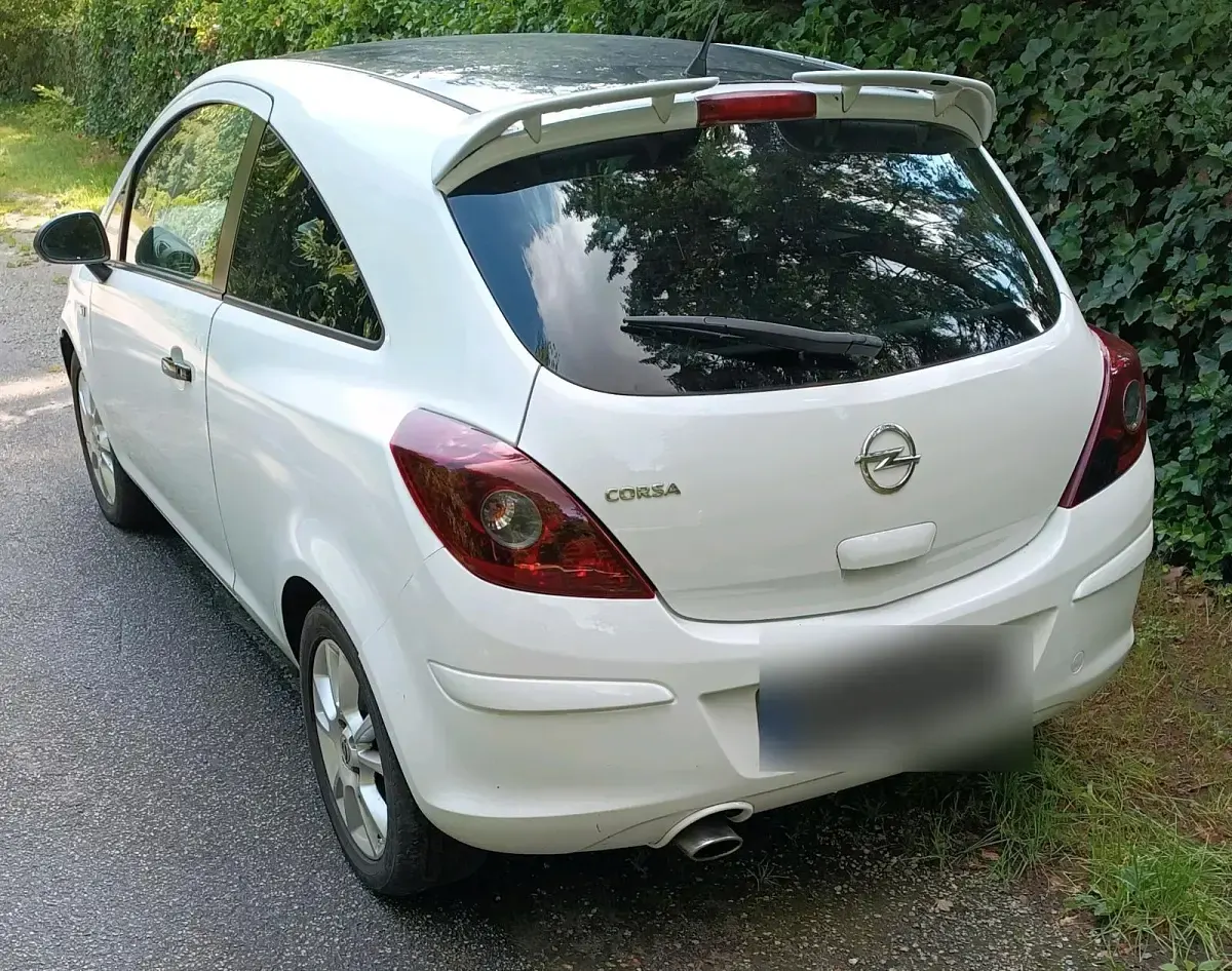 Gebraucht Opel Corsa 101 PS (74 kW) 2013 Weiß Kleinwagen