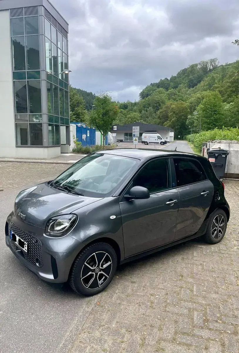 Gebraucht Smart ForFour Electric Drive 60 kW (82 PS) 2020 Grau Limousine
