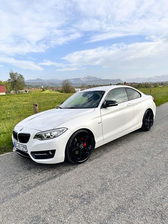 Gebraucht BMW 220 M Performance 184 PS (135 kW) 2014 Weiß Coupé