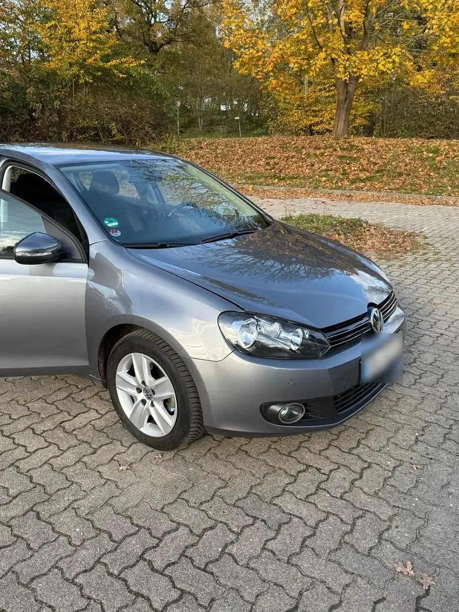Gebraucht VW Golf VI 122 PS (89 kW) 2010 Grau Kleinwagen