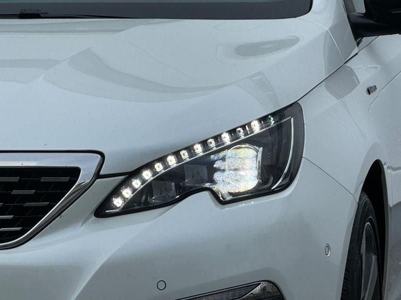 Gebraucht Peugeot 308 GT-line 131 PS (96 kW) 2019 Weiß Limousine