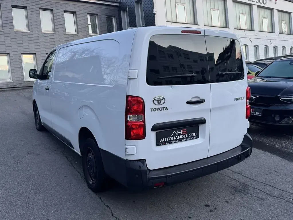 Gebraucht Toyota Proace 122 PS (89 kW) 2021 Weiß Van / Kleinbus