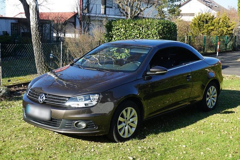 Gebraucht VW Eos 122 PS (89 kW) 2012 Braun Cabrio