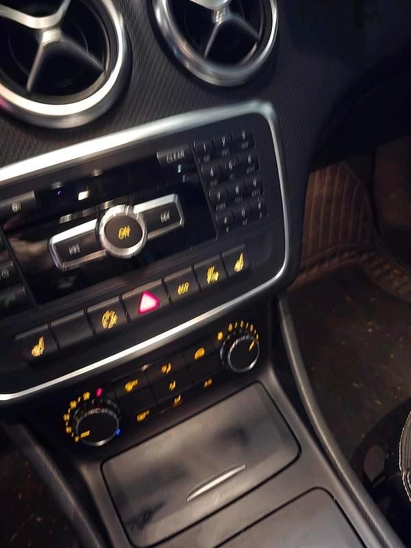 Gebraucht Mercedes A200 156 PS (114 kW) 2013 Schwarz Kleinwagen